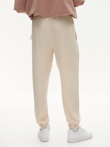 Smiles Tapered Pants 'Enno' in White