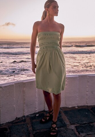 Next - Vestido em verde: frente