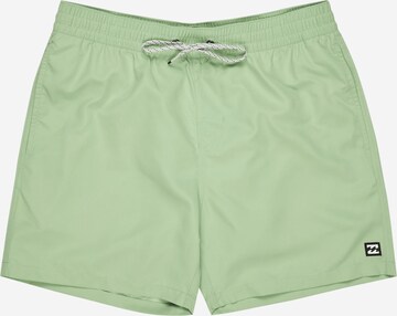 BILLABONG Badeshorts 'All Day' in Grün: Vorderseite