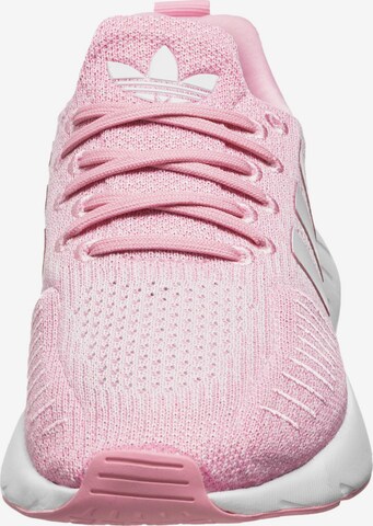 Chaussure de course 'Swift Run 22' ADIDAS ORIGINALS en rose