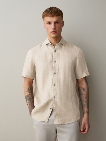 Next Regular Fit Hemd in Beige: Vorderseite