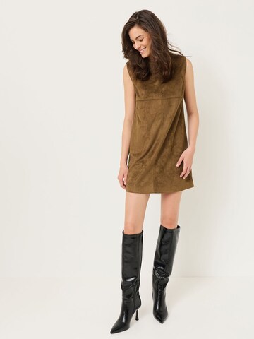 Tamaris Dress in Brown: front