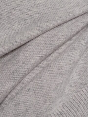 Marie Lund Sweater in Silver