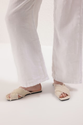 Trendyol Muiltjes in Beige
