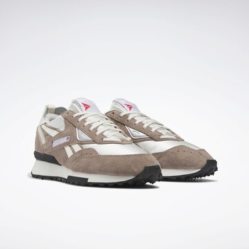 Baskets basses 'LX 2200' Reebok en beige