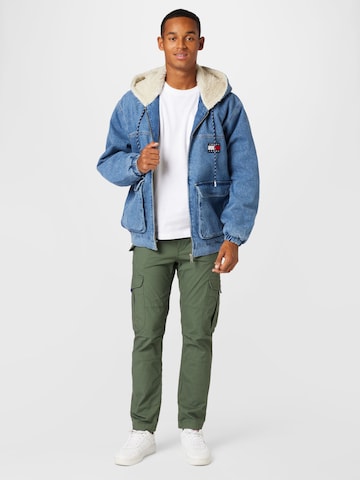 Tommy Jeans Välikausitakki värissä sininen