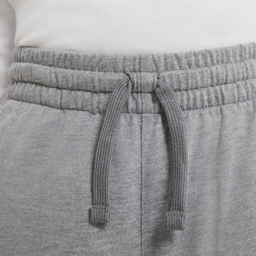 Nike Sportswear Regular Shorts in Grau