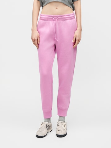 Nike Sportswear Tapered Hose 'Phoenix Fleece' in Pink: Vorderseite