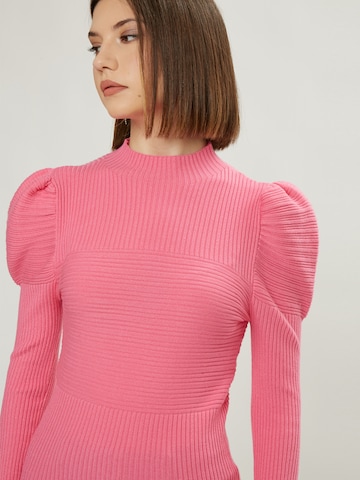 Pullover di Influencer in rosa