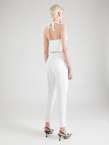 Coupe slim Pantalon à plis Sisley en blanc