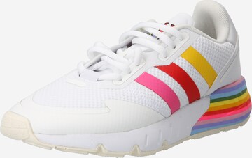 Baskets basses 'PRIDE' ADIDAS ORIGINALS en blanc : devant