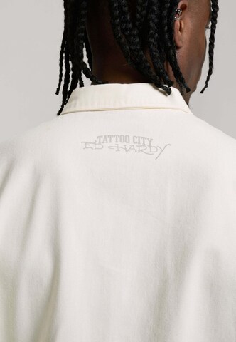 Ed Hardy Классический крой Рубашка в Бежевый