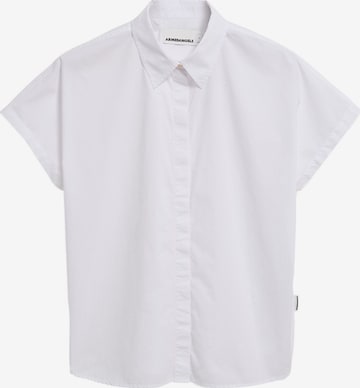 Chemisier 'LARISAANA' ARMEDANGELS en blanc : devant