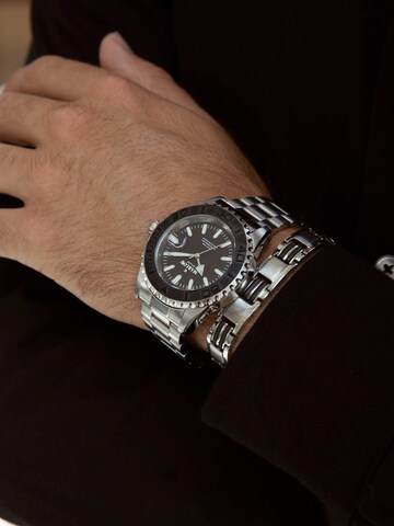 Montre à affichage analogique 'Statement' Lucardi en argent