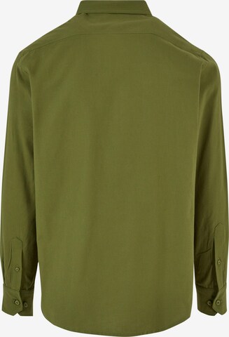 Coupe regular Chemise Urban Classics en vert