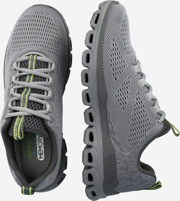 Baskets basses SKECHERS en gris