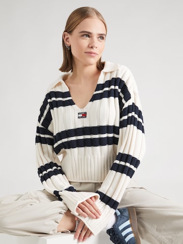 Pull-over Tommy Jeans en blanc