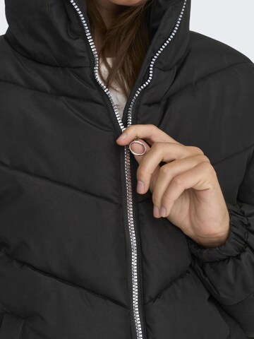 JDY Between-Season Jacket 'Finno' in Black