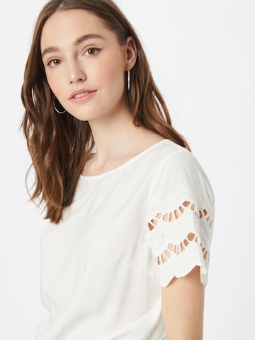 ABOUT YOU - Blusa 'Gunda' en blanco