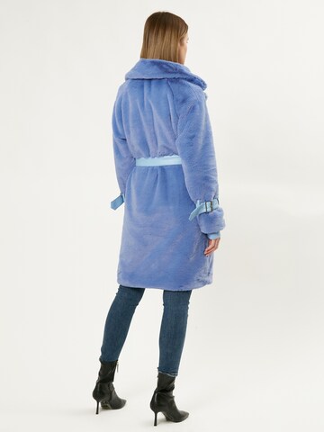 Influencer Płaszcz zimowy w kolorze niebieski