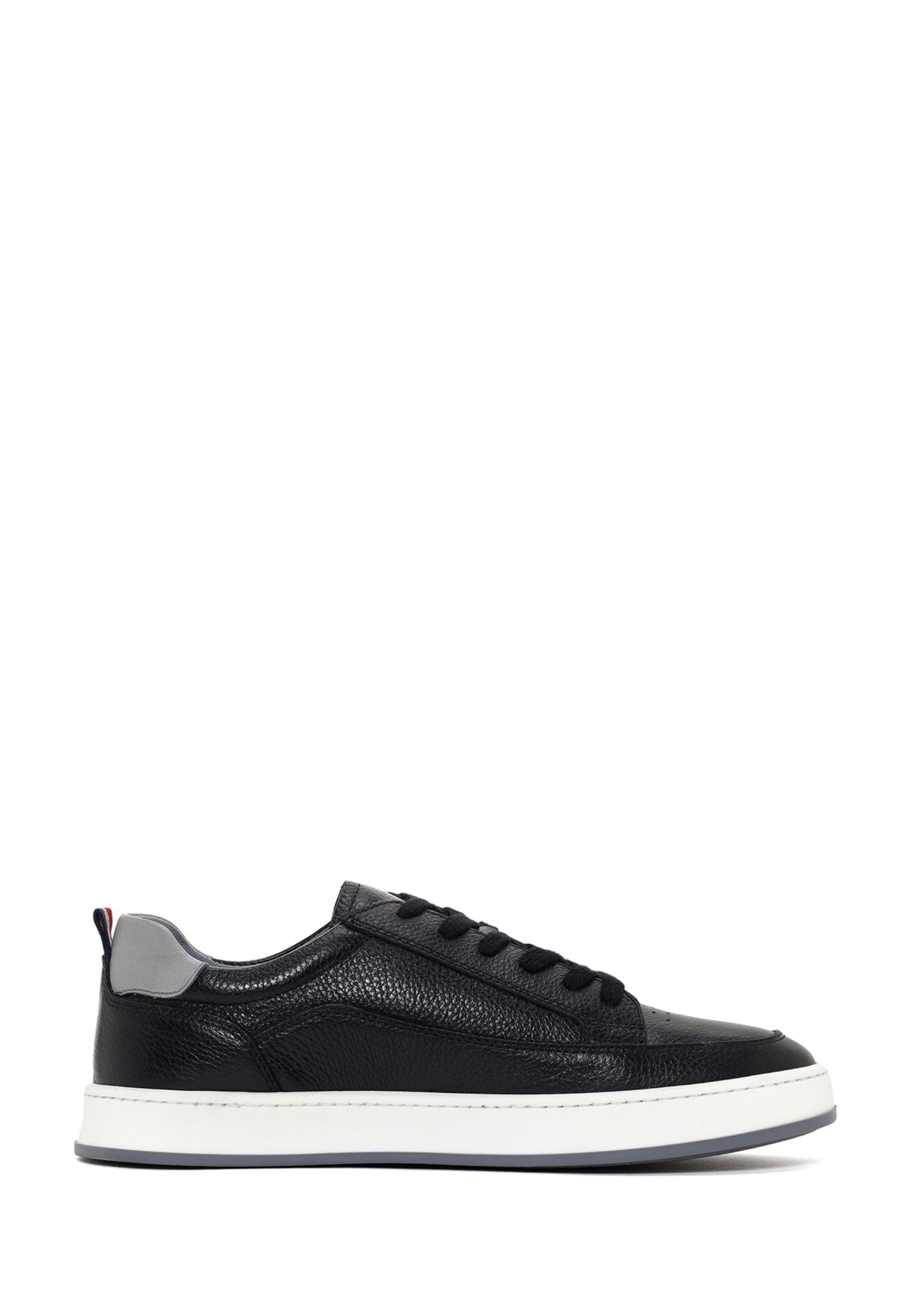 Sneaker bassa di Derimod in nero