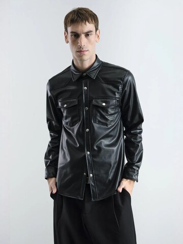 Giesto - Regular Fit Camisa em preto: frente
