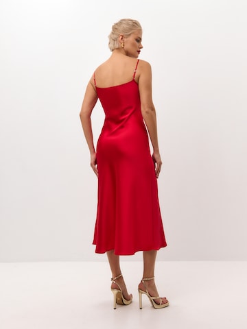 Serena Silueta Dress 'Midi satin slip dress 'Majestic'' in Red