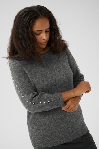 KAFFE CURVE Pullover i grå