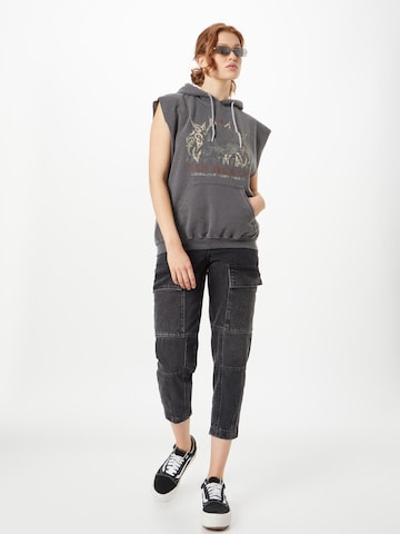 River Island Tapered Jeans in Schwarz