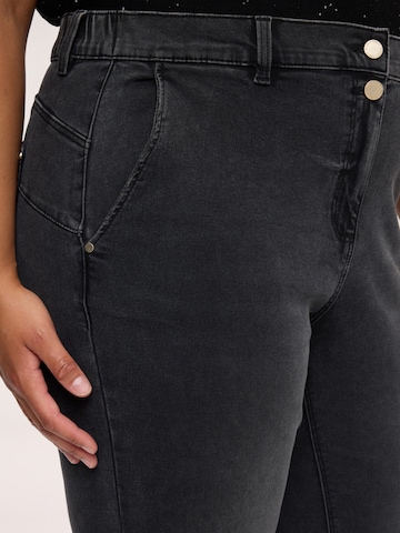 Fiorella Rubino Regular Jeans in Zwart