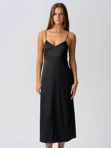 Robe ' Elena ' TEESHOPPEN en noir : devant