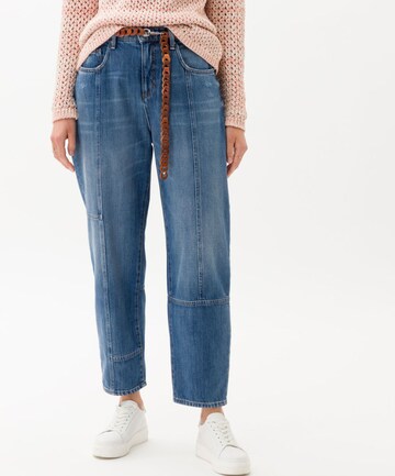 BRAX Tapered Jeans 'Macie' i blå: framsida