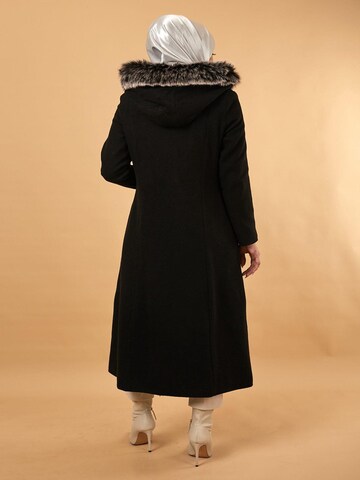 MODAMIHRAM Winter Coat in Black
