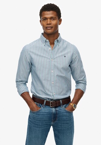 Coupe regular Chemise Superdry en vert : devant