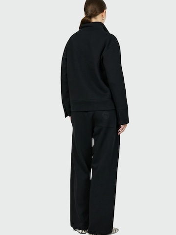 Levete Room Svetr 'NUKA 14' – černá