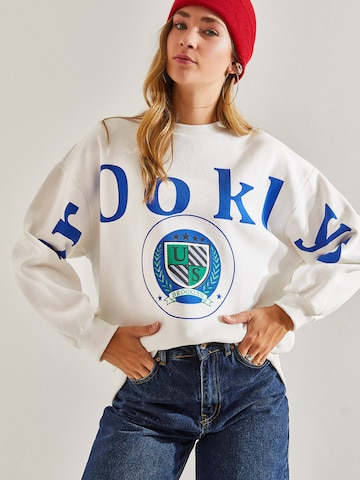 Bianco Lucci Sweatshirt i vit: framsida