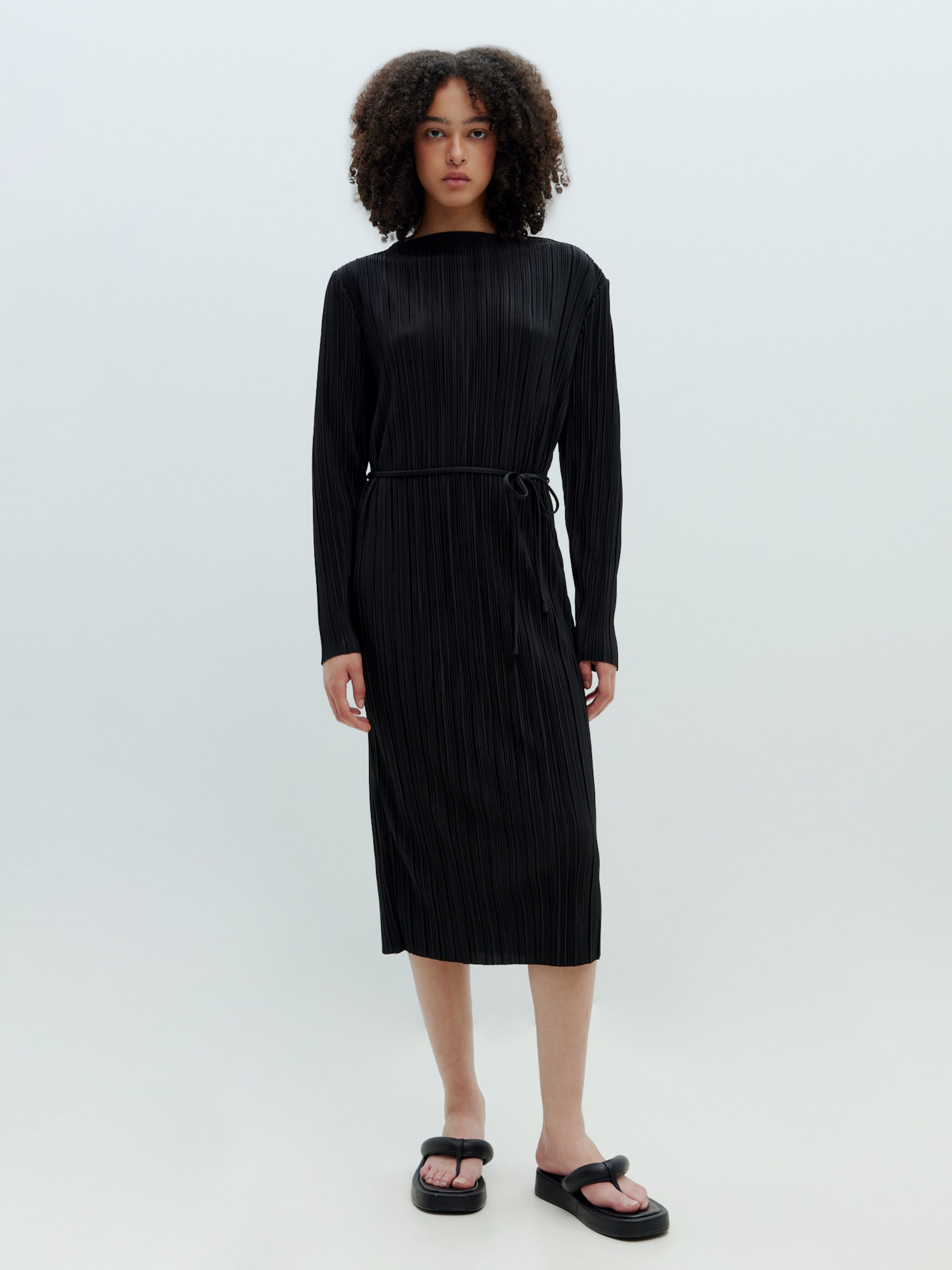 EDITED Produits Robe 'Mika' noir