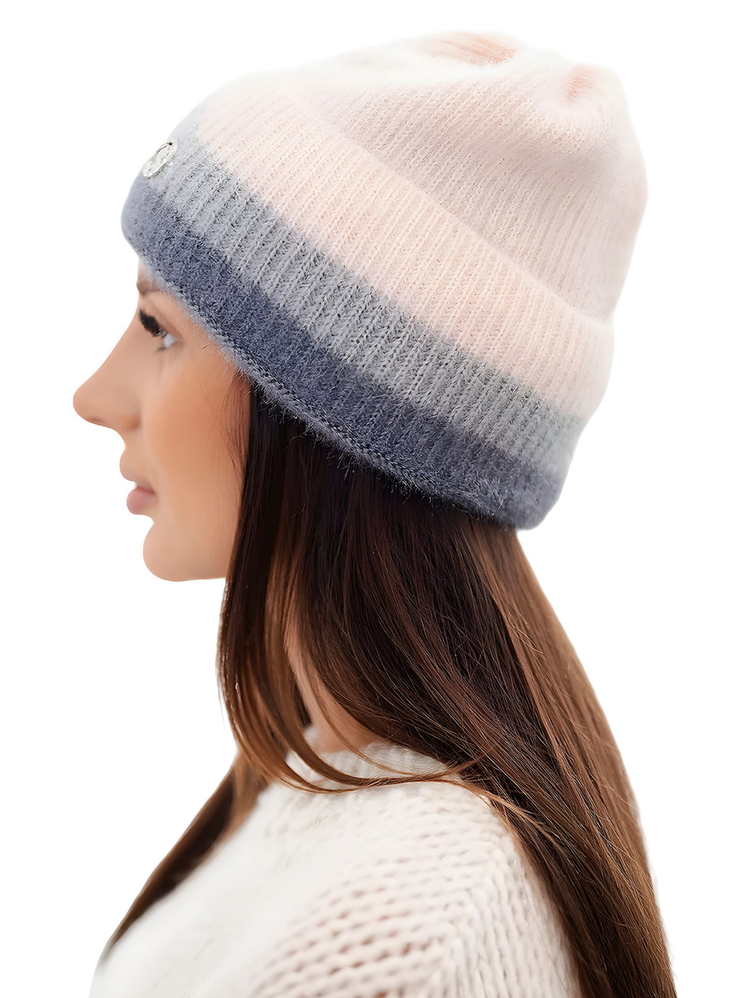 Lumera Beanie in Grey: front