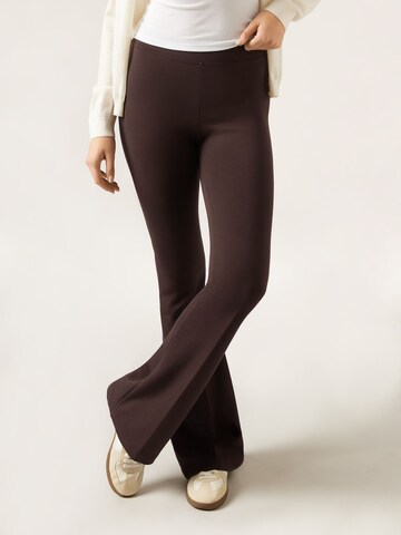CALZEDONIA Flared Leggings in Brown: front