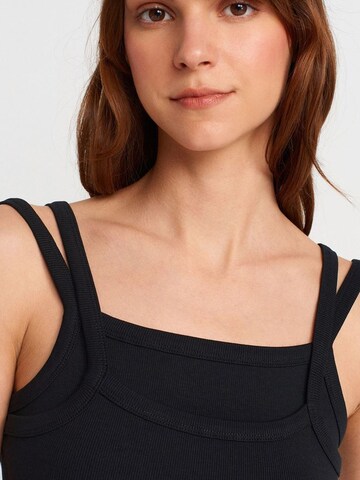 Dilvin Top in Black