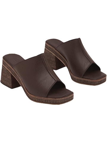Limoya Mules 'Fanny' in Brown