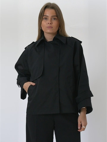 TEESHOPPEN Jacke ' TEESHOPPEN ' in Schwarz: Vorderseite