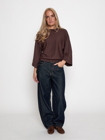 minus Top 'Tess' in Bruin: voorkant