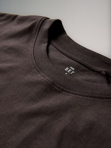 Tricou de la The Set pe maro