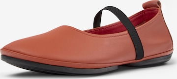 Ballerina con cinturino 'Right Nina' di CAMPER in arancione: frontale
