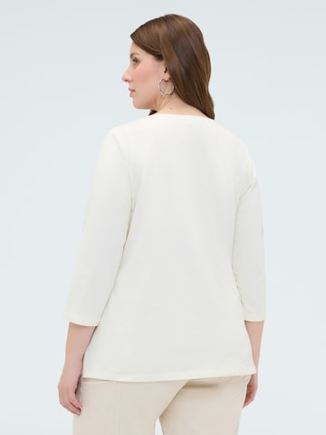 Maglietta di Fiorella Rubino in beige