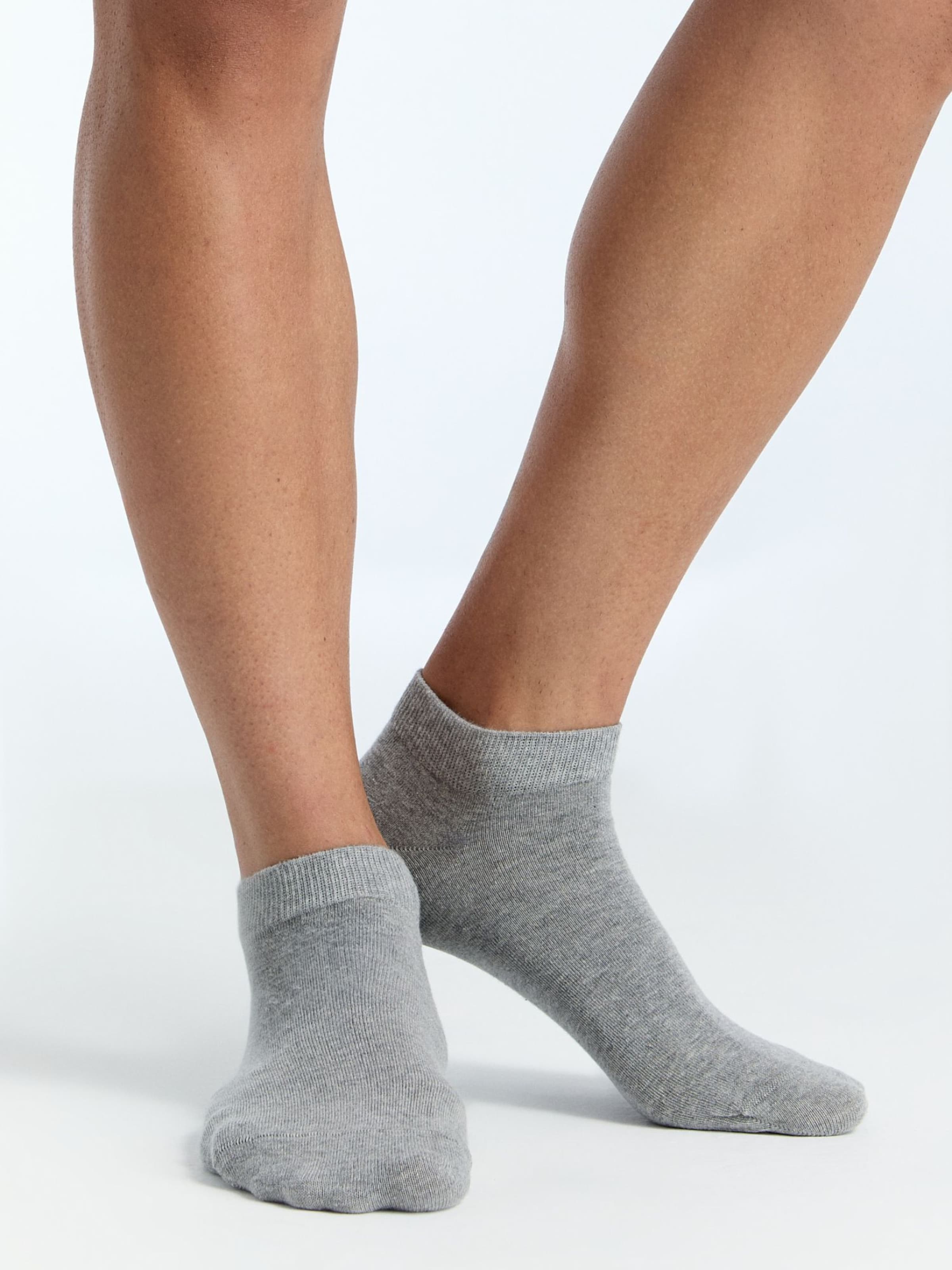 Albero Natur Füßlinge 'Bio-Baumwoll-Sneakersocken Unisex - 2er Pack'‌‌‌‌‌‌‌‌‌ in Grau