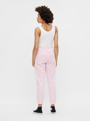 Tapered Pantaloni 'PCCHILLI' de la PIECES pe mov