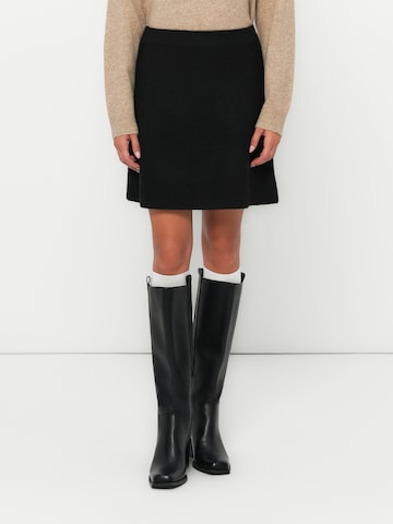 PIECES Spódnica 'PCMALOU' w kolorze czarny: przód