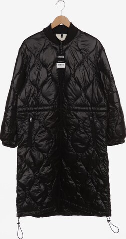 Arket Jacket & Coat in S in Black: front